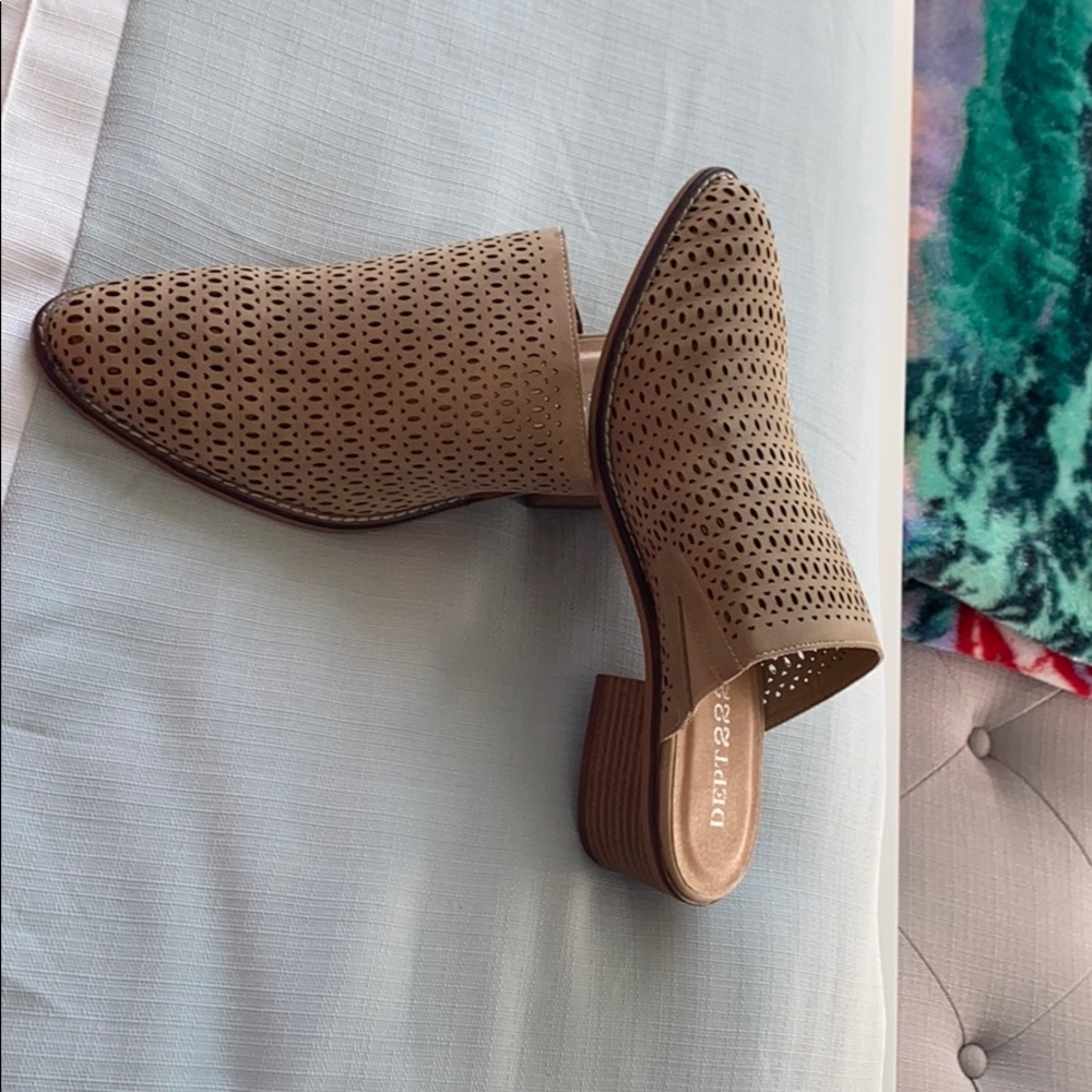 NWT 8.5 slip on shoes